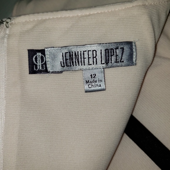 Dress - Picture 7 of 7